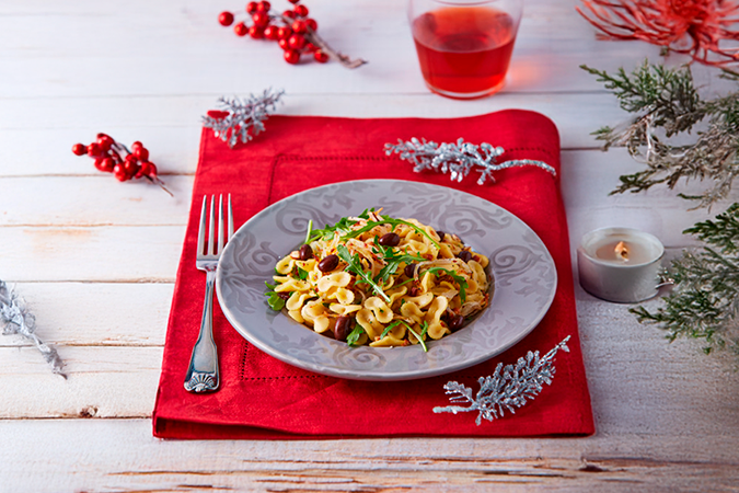 MONOS CON ARUGULA NUEZ Y FRIJOL