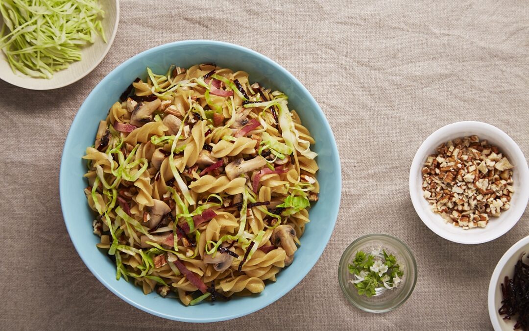 Pasta with Walnuts and Sautéed Mushrooms